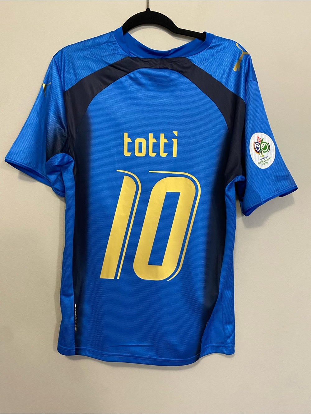 Vintage Italy 2006 Totti world cup blue soccer #10 jersey